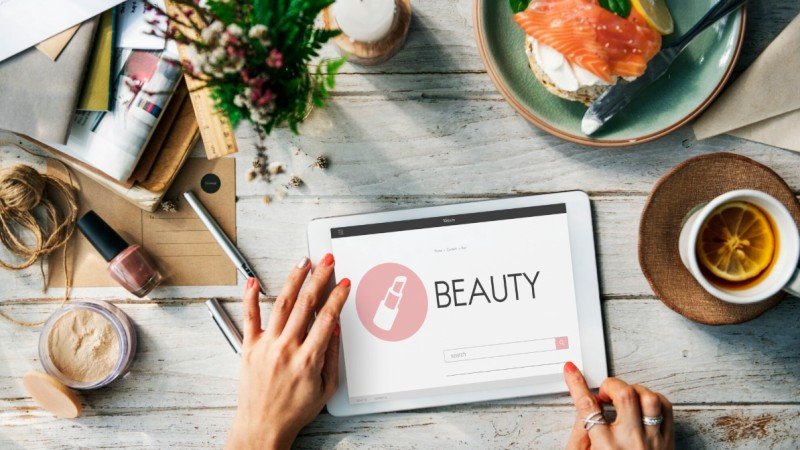 Jones Road Beauty: The Complete Guide to the Brand, the Miracle Balm, and What's Actually Worth Buying